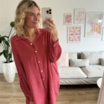 Musselinbluse lang beere rot