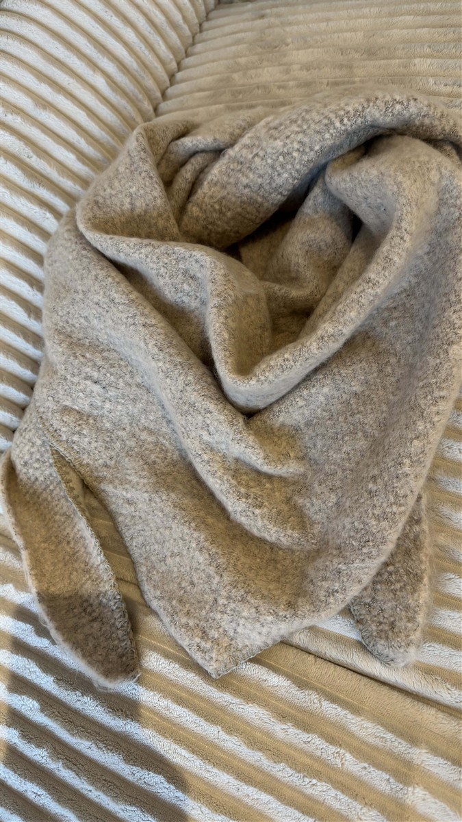 Kuschelschal beige