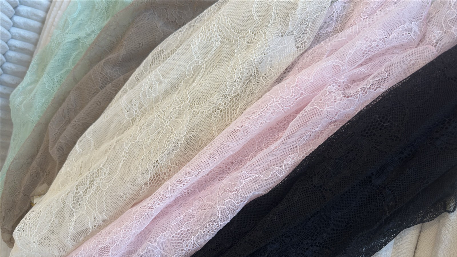 Spitzenshirt gemischt