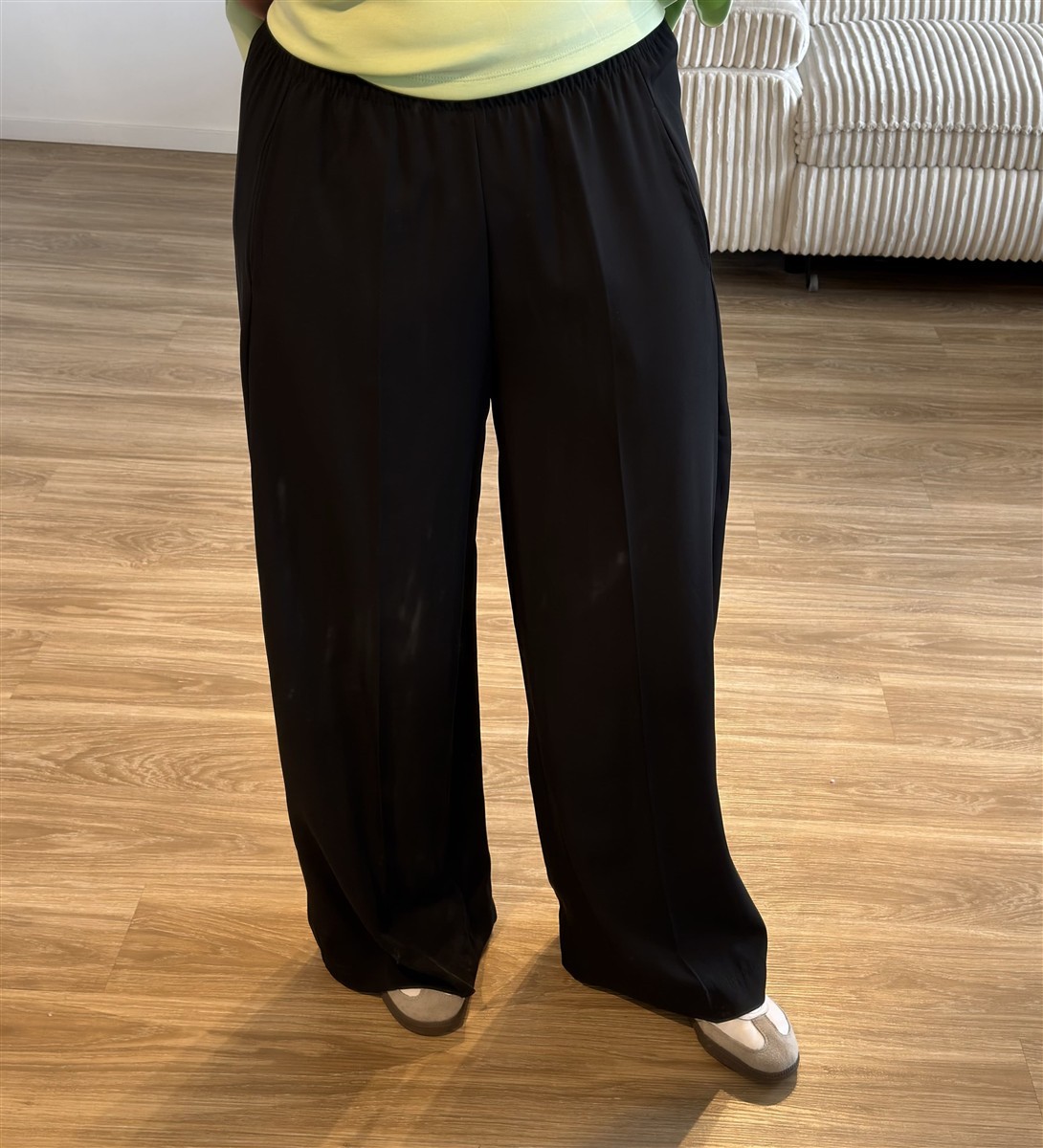 Bundfaltenhose schwarz