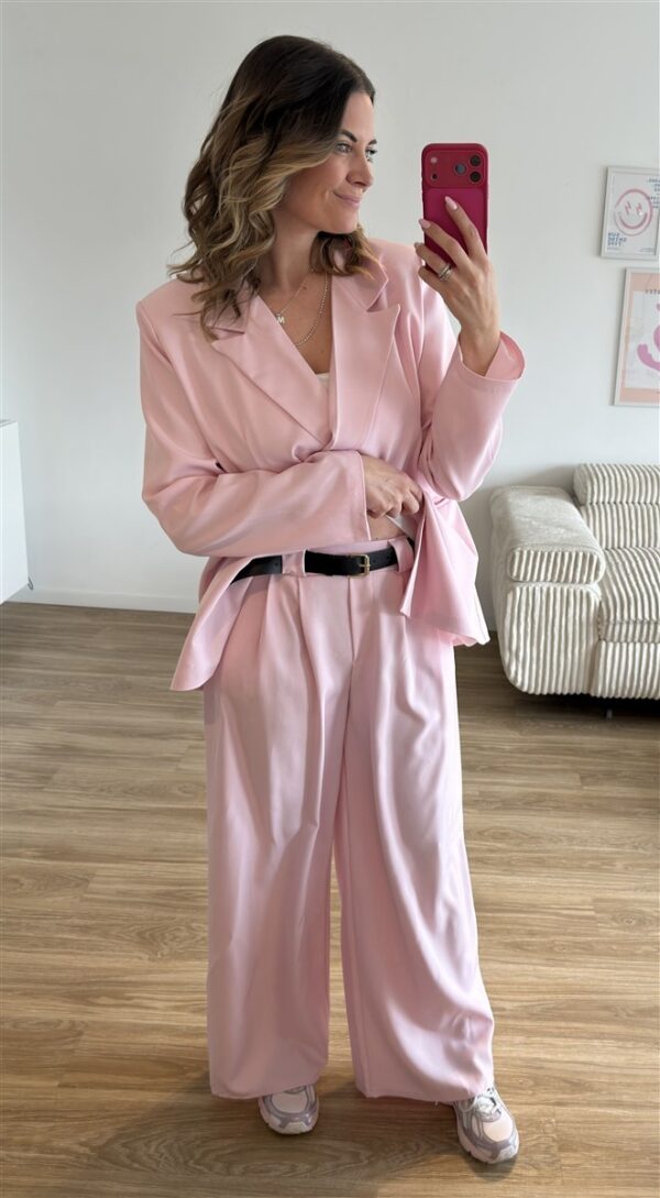 Anzug rosa 2
